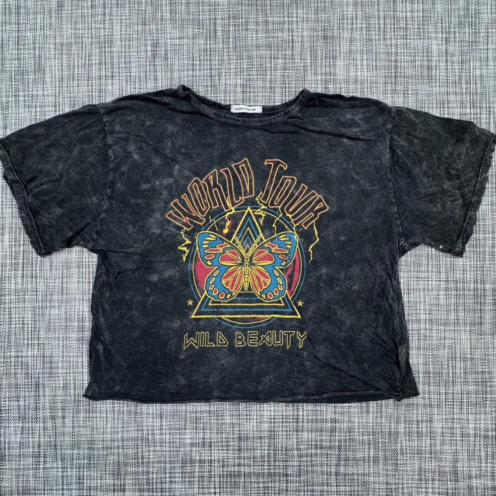 Caution To The Wind Tee Womens Medium Butterfly Graphic Cropped Mineral Wash